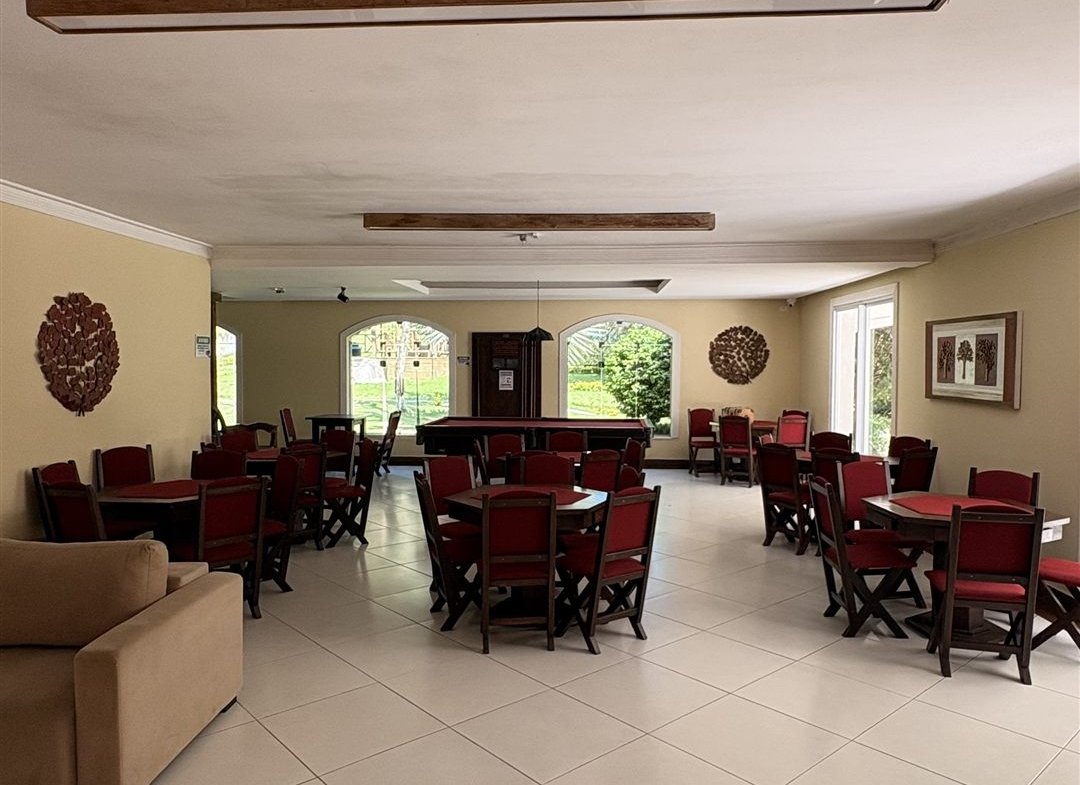 Casa pronta para morar em condomínio - salao de festas