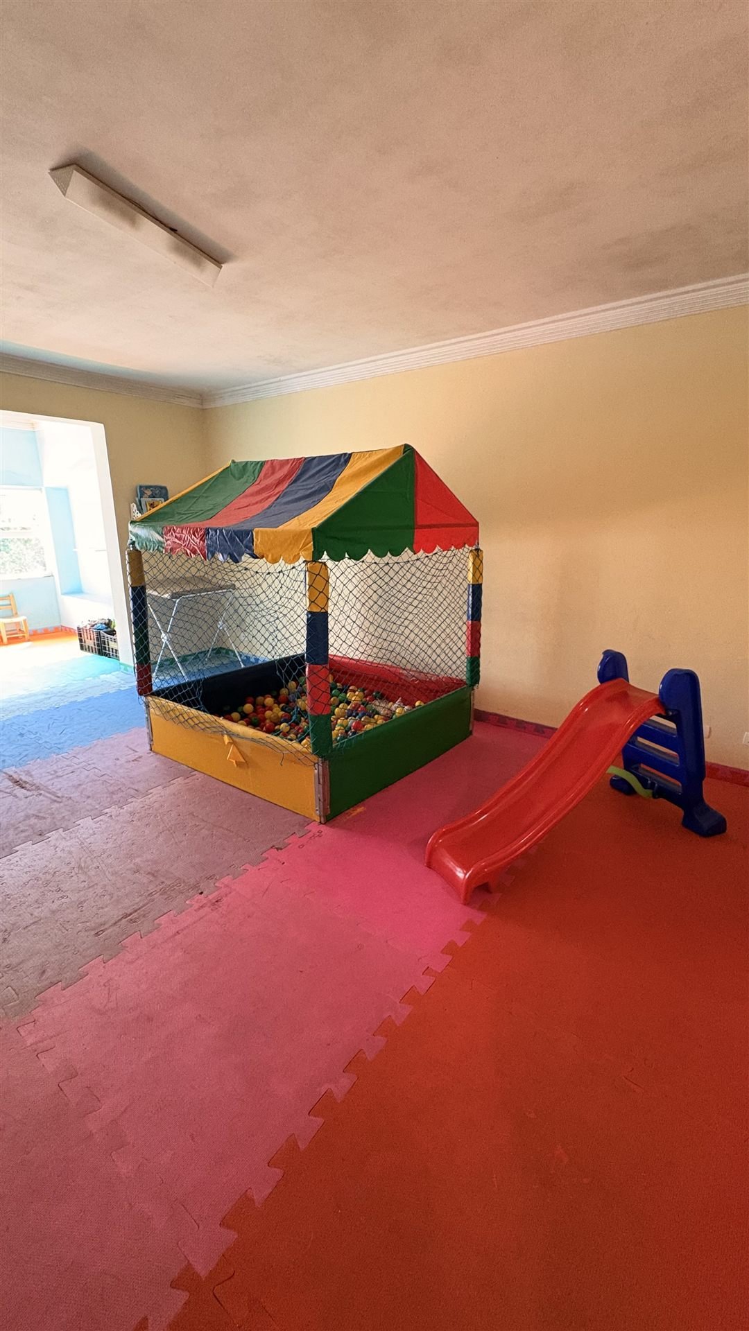 Casa pronta para morar – brinquedoteca Casa pronta para morar em condomínio - brinquedoteca